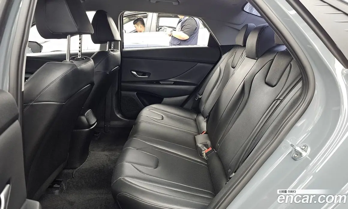 Hyundai Avante 2021 1.6 автомат (гидро), фото 16