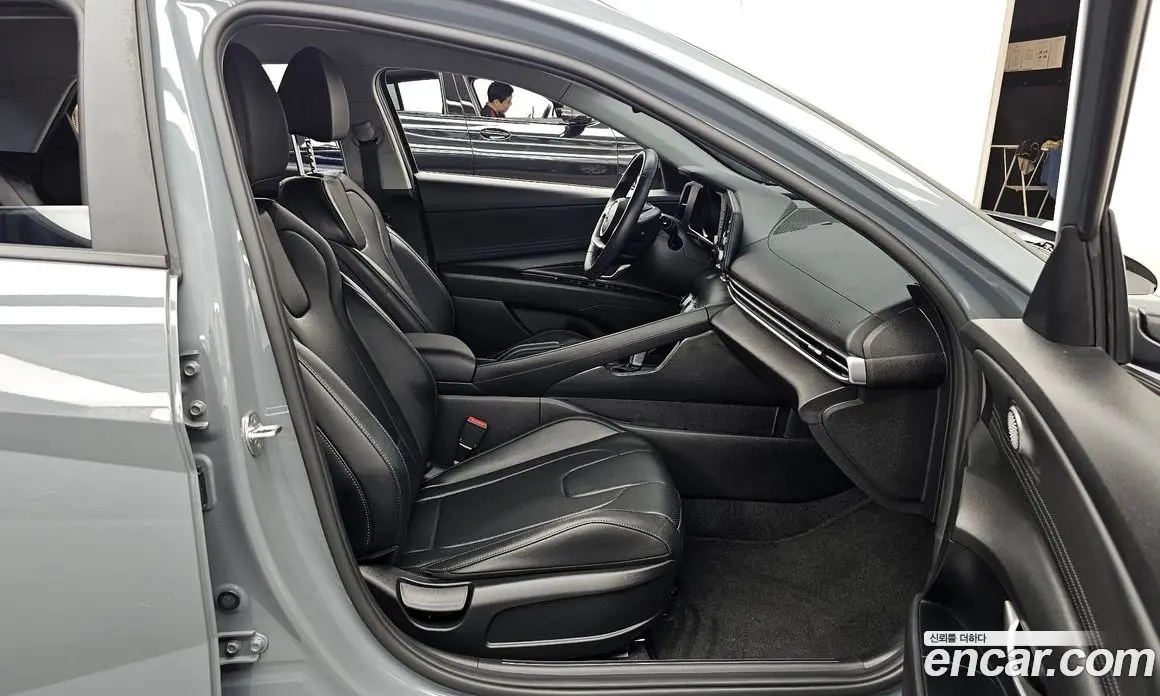 Hyundai Avante 2021 1.6 автомат (гидро), фото 17