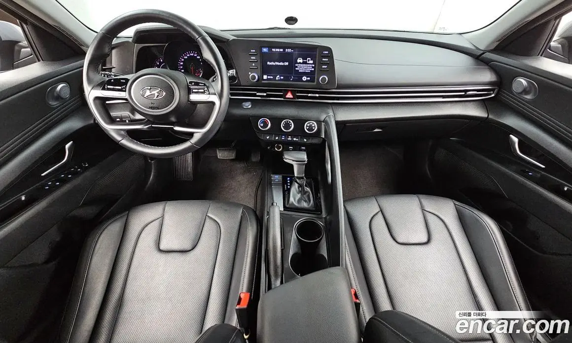 Hyundai Avante 2021 1.6 автомат (гидро), фото 10