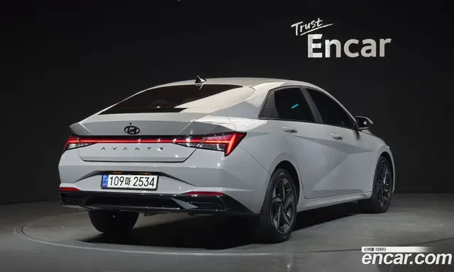 Hyundai Avante 2022 1.6 автомат (гидро), миниатюра 2