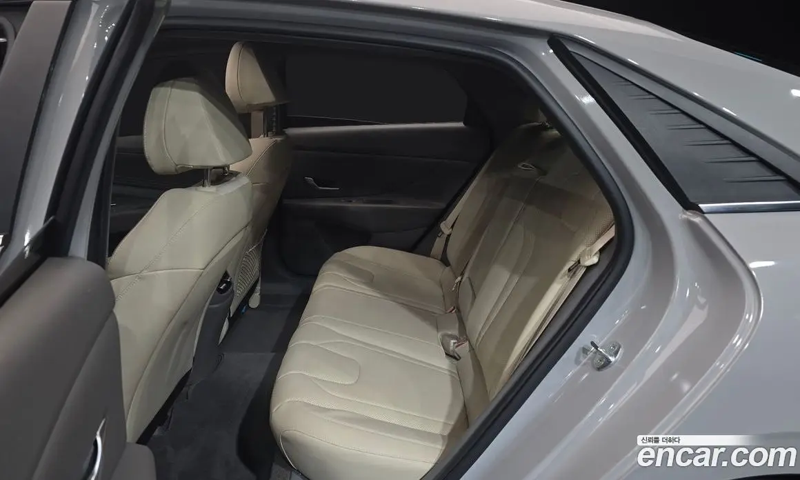 Hyundai Avante 2022 1.6 автомат (гидро), фото 18