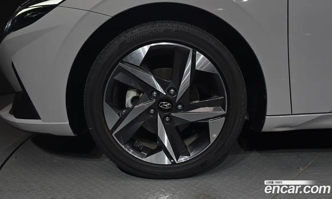 Hyundai Avante 2022 1.6 автомат (гидро), фото 5