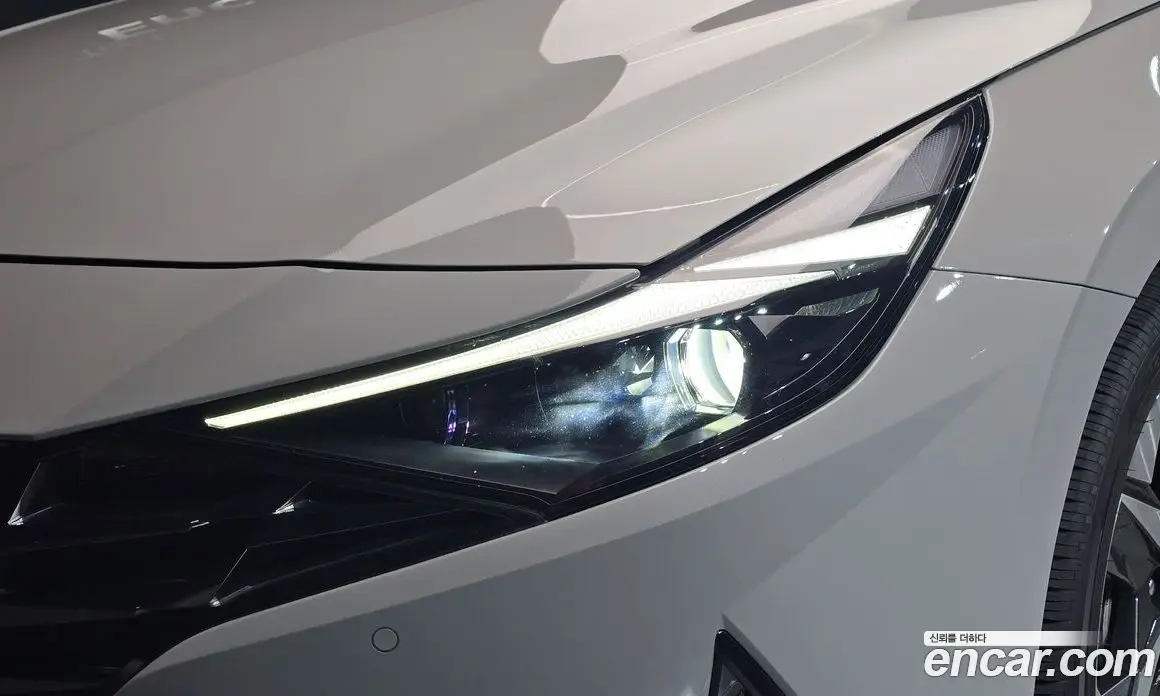 Hyundai Avante 2022 1.6 автомат (гидро), фото 8