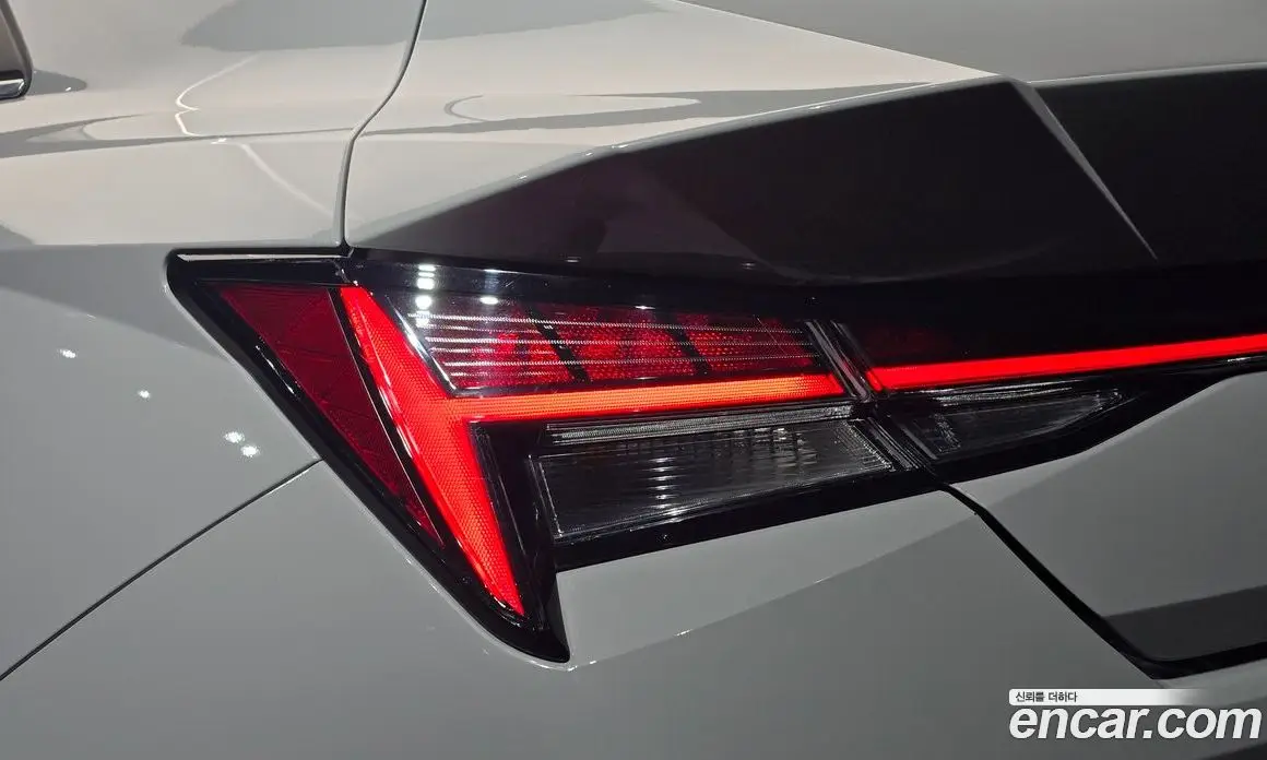 Hyundai Avante 2022 1.6 автомат (гидро), фото 9