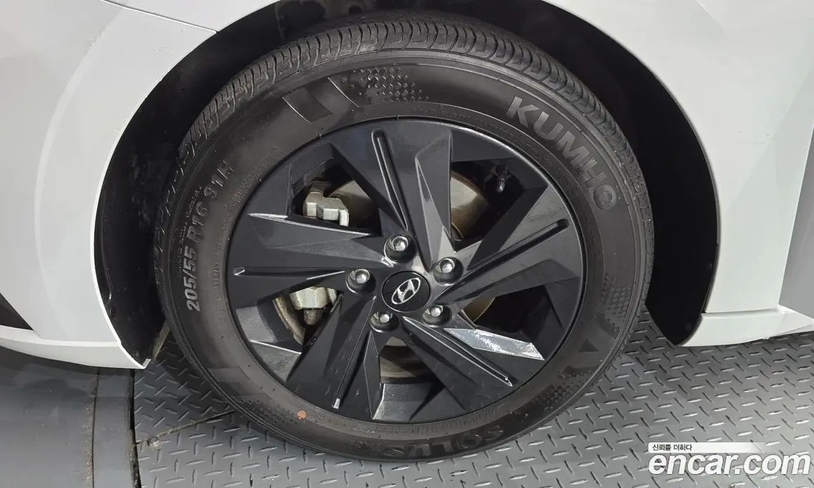 Hyundai Avante 2022 1.6 автомат (гидро), фото 5