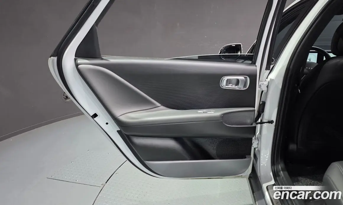 Hyundai Ioniq 6 2023 0.1 автомат (гидро), фото 15