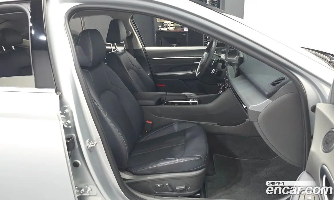 Hyundai Sonata 2025 2.0 автомат (гидро), фото 17