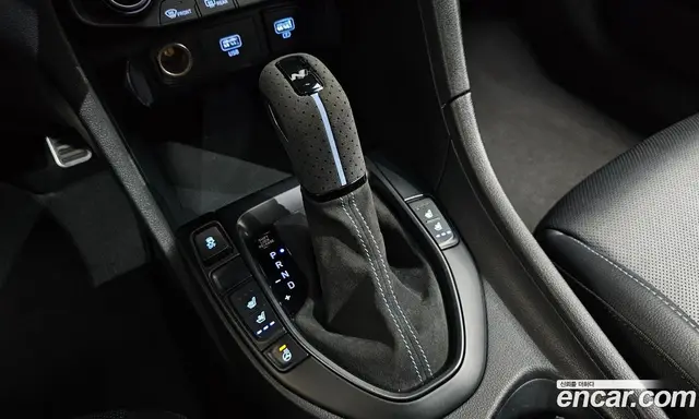 Hyundai Veloster 2021 2.0 автомат (гидро), миниатюра 12