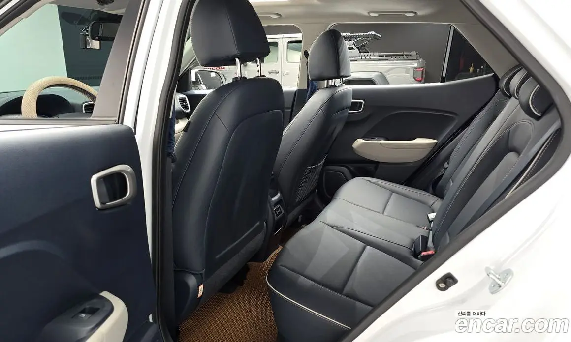Hyundai Venue 2022 1.6 автомат (гидро), фото 17