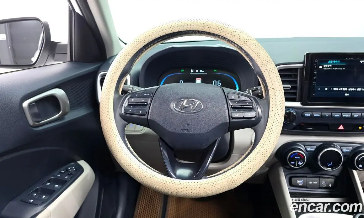 Hyundai Venue 2022 1.6 автомат (гидро), фото 18