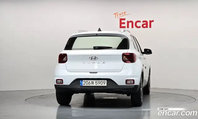 Hyundai Venue 2022 1.6 автомат (гидро), миниатюра 4