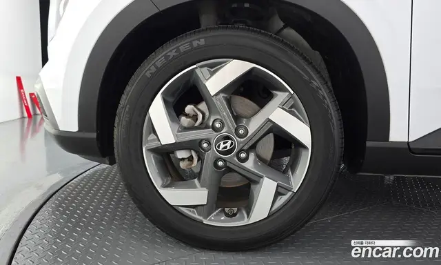 Hyundai Venue 2022 1.6 автомат (гидро), миниатюра 5