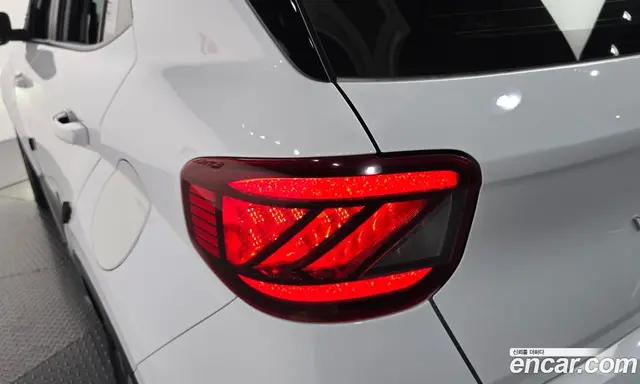 Hyundai Venue 2022 1.6 автомат (гидро), миниатюра 9