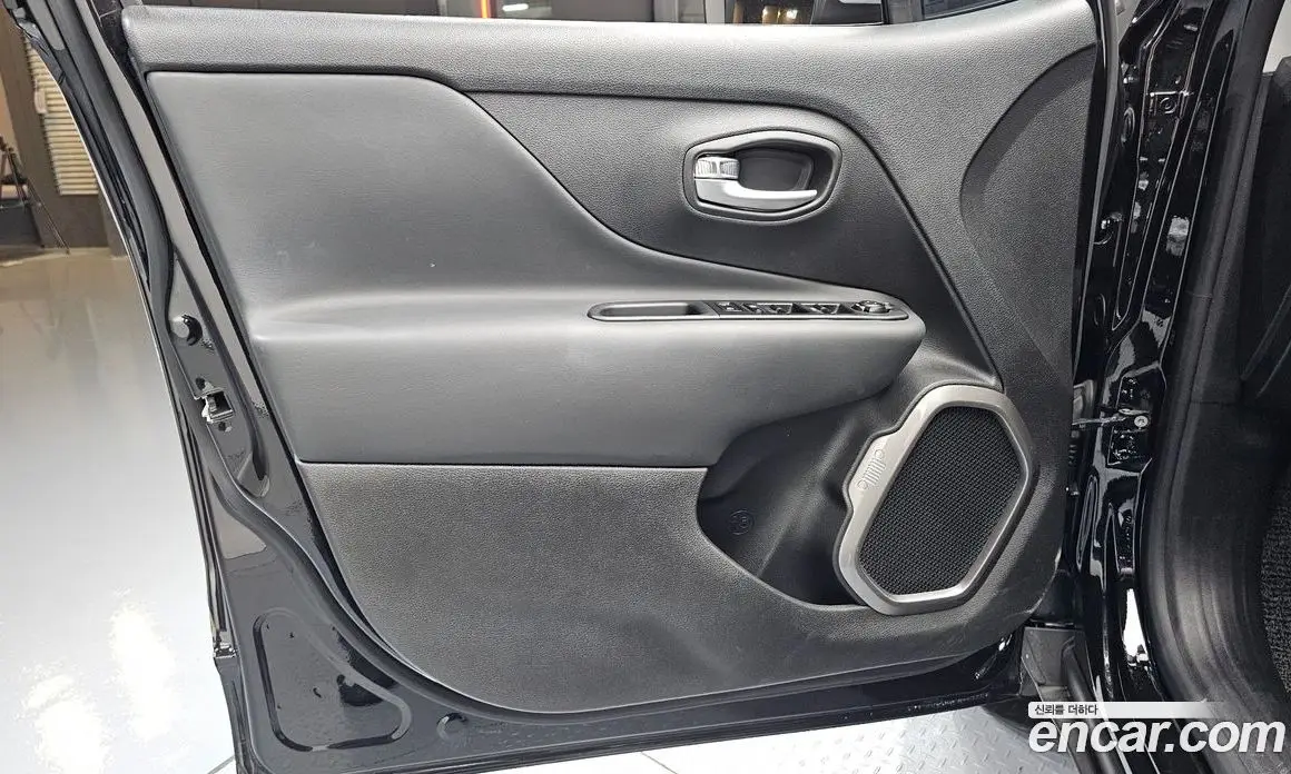 Jeep Renegade 2022 1.3 автомат (гидро), фото 14 Jeep Renegade 2022 1.3 автомат (гидро), фото 14