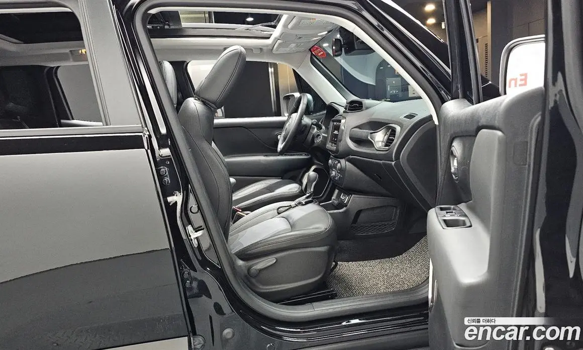 Jeep Renegade 2022 1.3 автомат (гидро), фото 16 Jeep Renegade 2022 1.3 автомат (гидро), фото 16