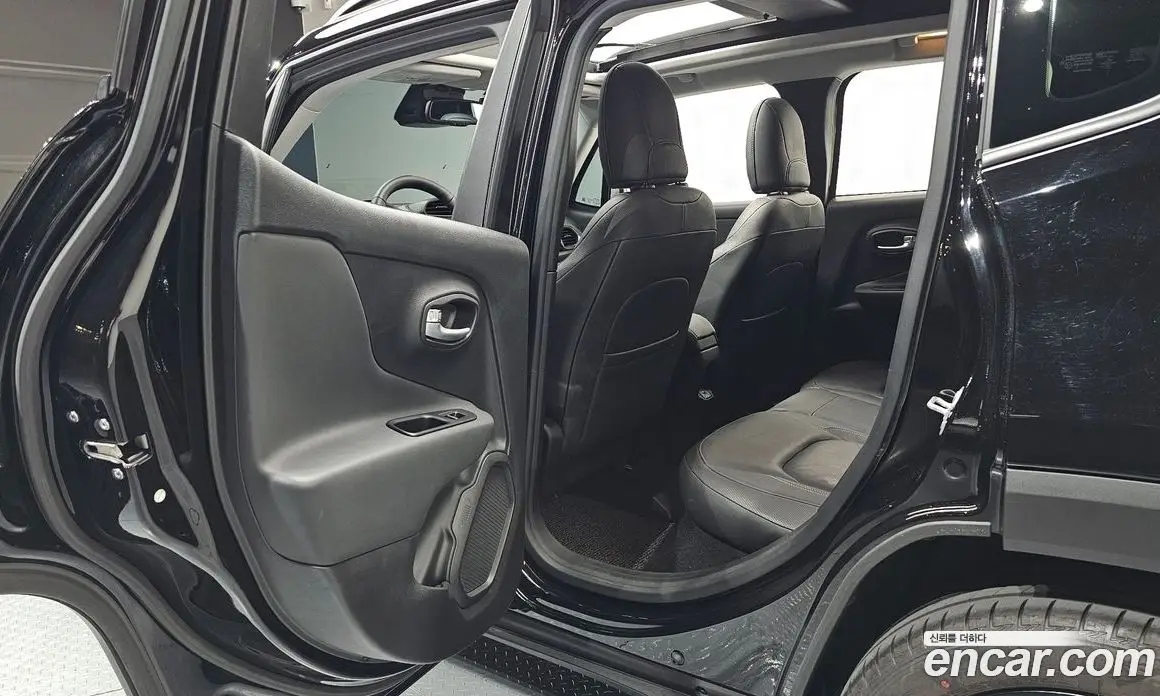 Jeep Renegade 2022 1.3 автомат (гидро), фото 18 Jeep Renegade 2022 1.3 автомат (гидро), фото 18