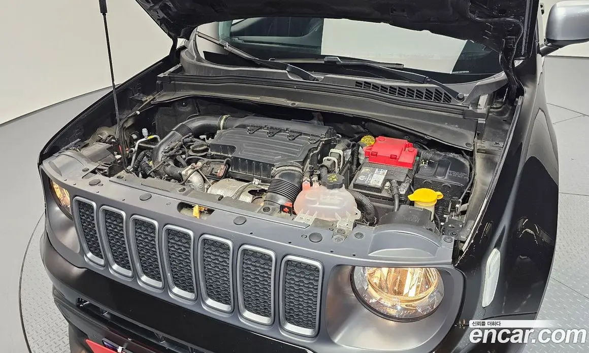Jeep Renegade 2022 1.3 автомат (гидро), фото 6 Jeep Renegade 2022 1.3 автомат (гидро), фото 6
