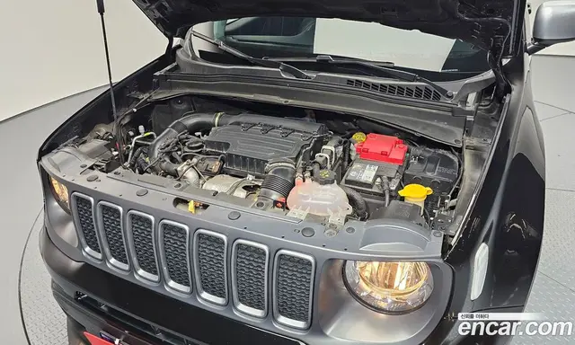 Jeep Renegade 2022 1.3 автомат (гидро), миниатюра 6 Jeep Renegade 2022 1.3 автомат (гидро), миниатюра 6