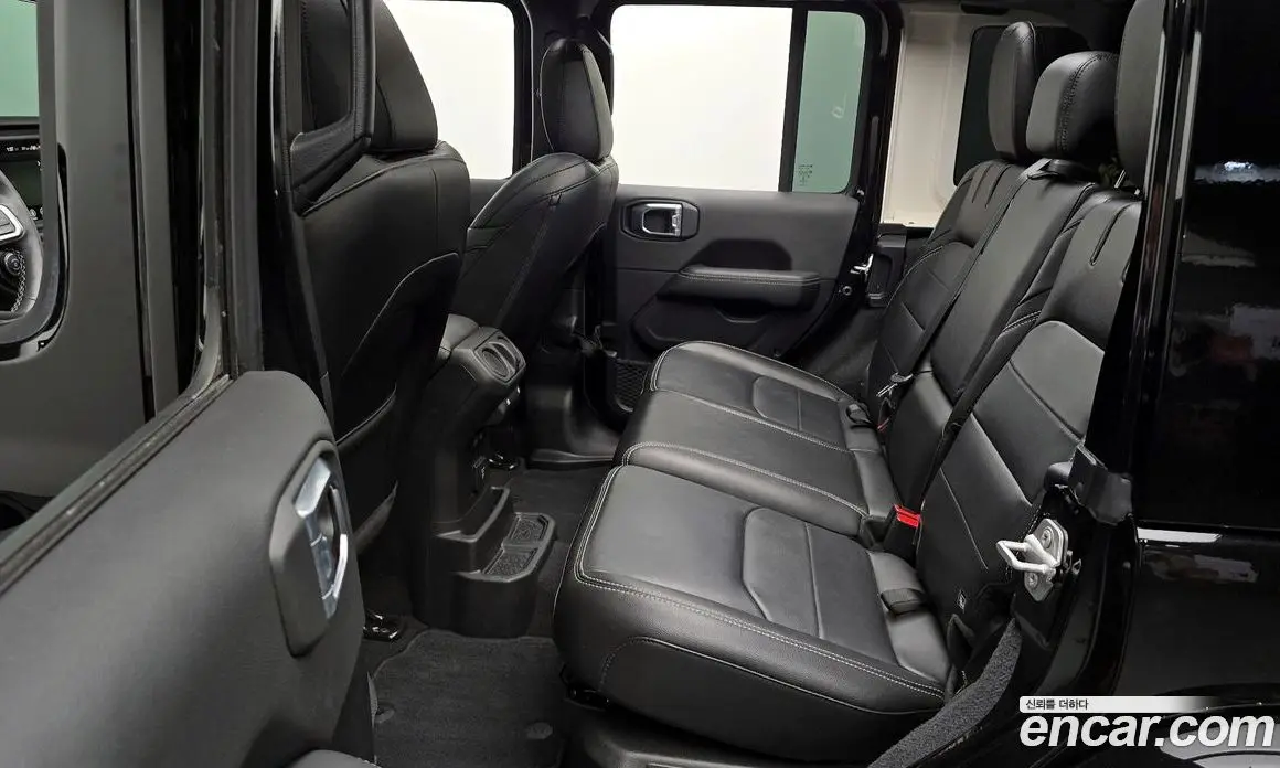 Jeep Wrangler 2021 2.0 автомат (гидро), фото 15 Jeep Wrangler 2021 2.0 автомат (гидро), фото 15