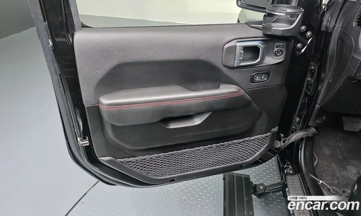 Jeep Wrangler 2025 2.0 автомат (гидро), фото 14 Jeep Wrangler 2025 2.0 автомат (гидро), фото 14