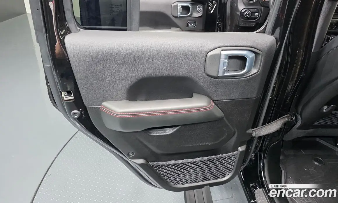Jeep Wrangler 2025 2.0 автомат (гидро), фото 15 Jeep Wrangler 2025 2.0 автомат (гидро), фото 15