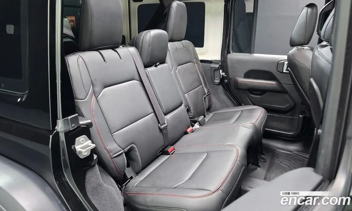 Jeep Wrangler 2025 2.0 автомат (гидро), фото 17 Jeep Wrangler 2025 2.0 автомат (гидро), фото 17