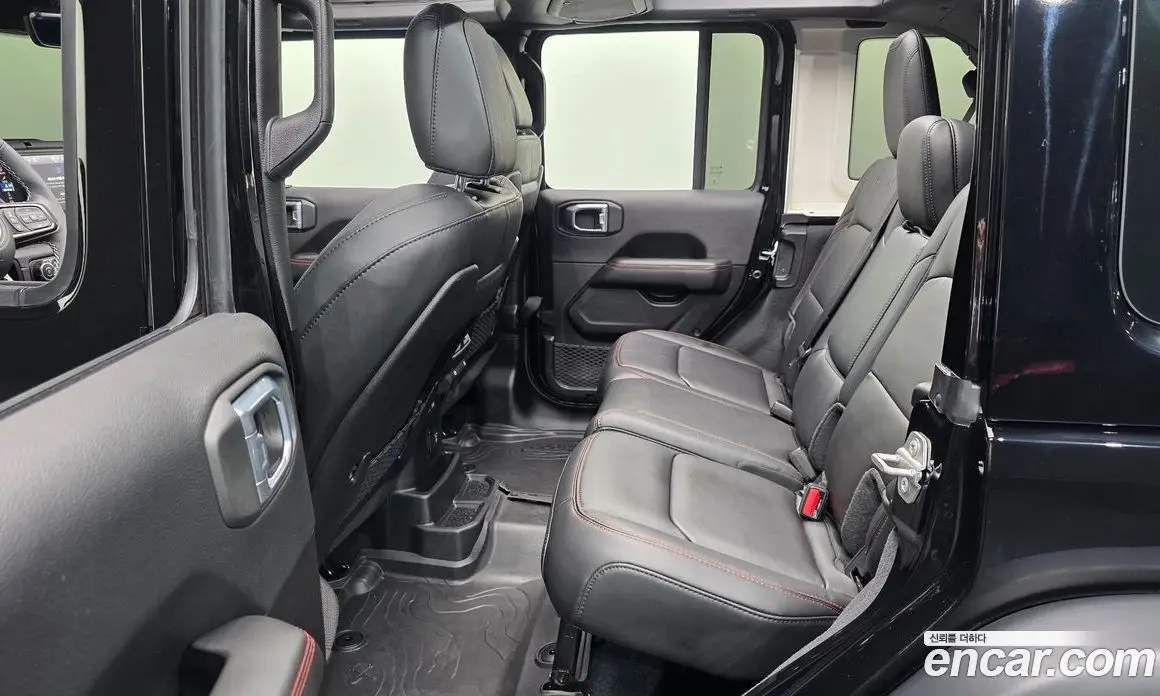 Jeep Wrangler 2025 2.0 автомат (гидро), фото 18 Jeep Wrangler 2025 2.0 автомат (гидро), фото 18