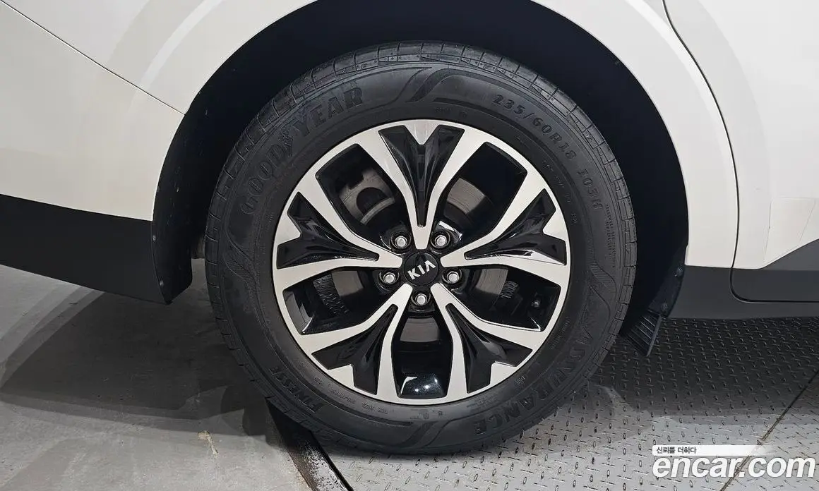 Kia Carnival 2021 2.2 автомат (гидро), фото 5