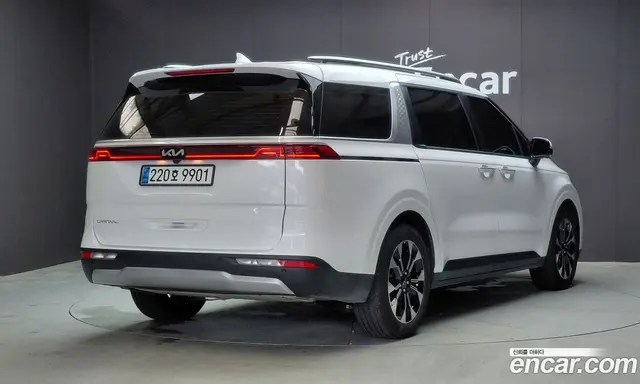 Kia Carnival 2023 2.2 автомат (гидро), миниатюра 2