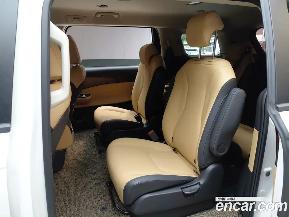Kia Carnival 2023 2.2 автомат (гидро), фото 18
