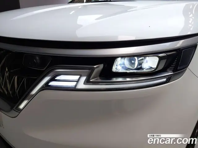 Kia Carnival 2023 2.2 автомат (гидро), миниатюра 8