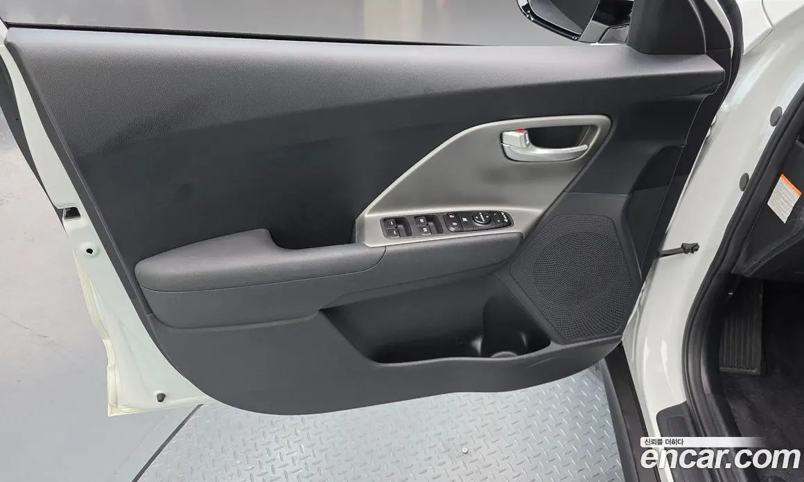 Kia Niro 2023 0.2 автомат (гидро), фото 14 Kia Niro 2023 0.2 автомат (гидро), фото 14