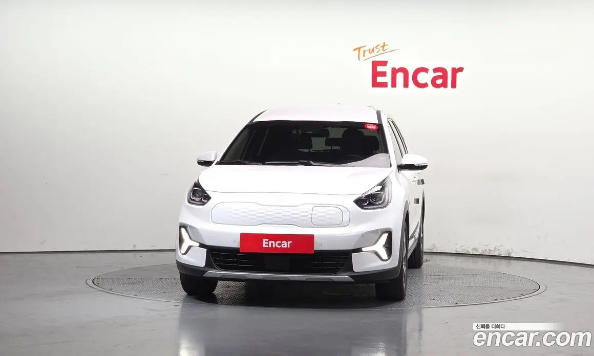 Kia Niro 2023 0.2 автомат (гидро), фото 3 Kia Niro 2023 0.2 автомат (гидро), фото 3