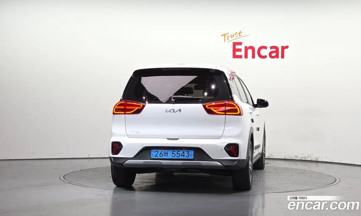 Kia Niro 2023 0.2 автомат (гидро), фото 4 Kia Niro 2023 0.2 автомат (гидро), фото 4