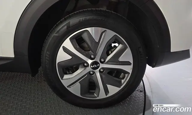 Kia Niro 2023 0.2 автомат (гидро), миниатюра 7 Kia Niro 2023 0.2 автомат (гидро), миниатюра 7