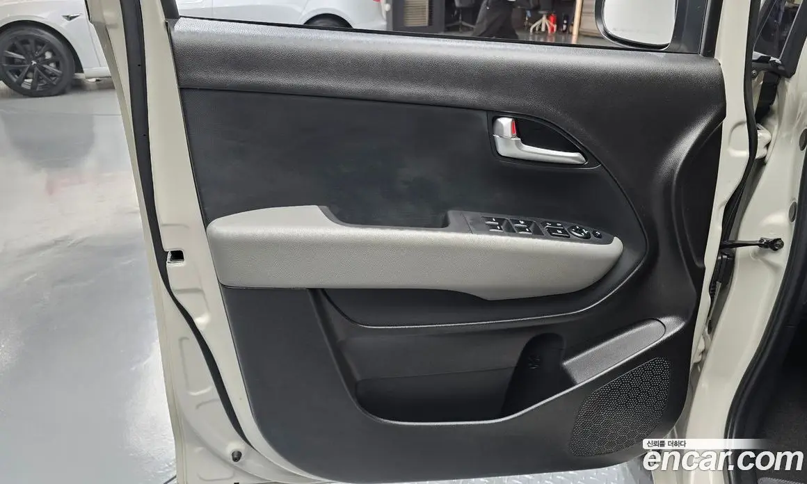Kia Ray 2022 1.0 автомат (гидро), фото 14