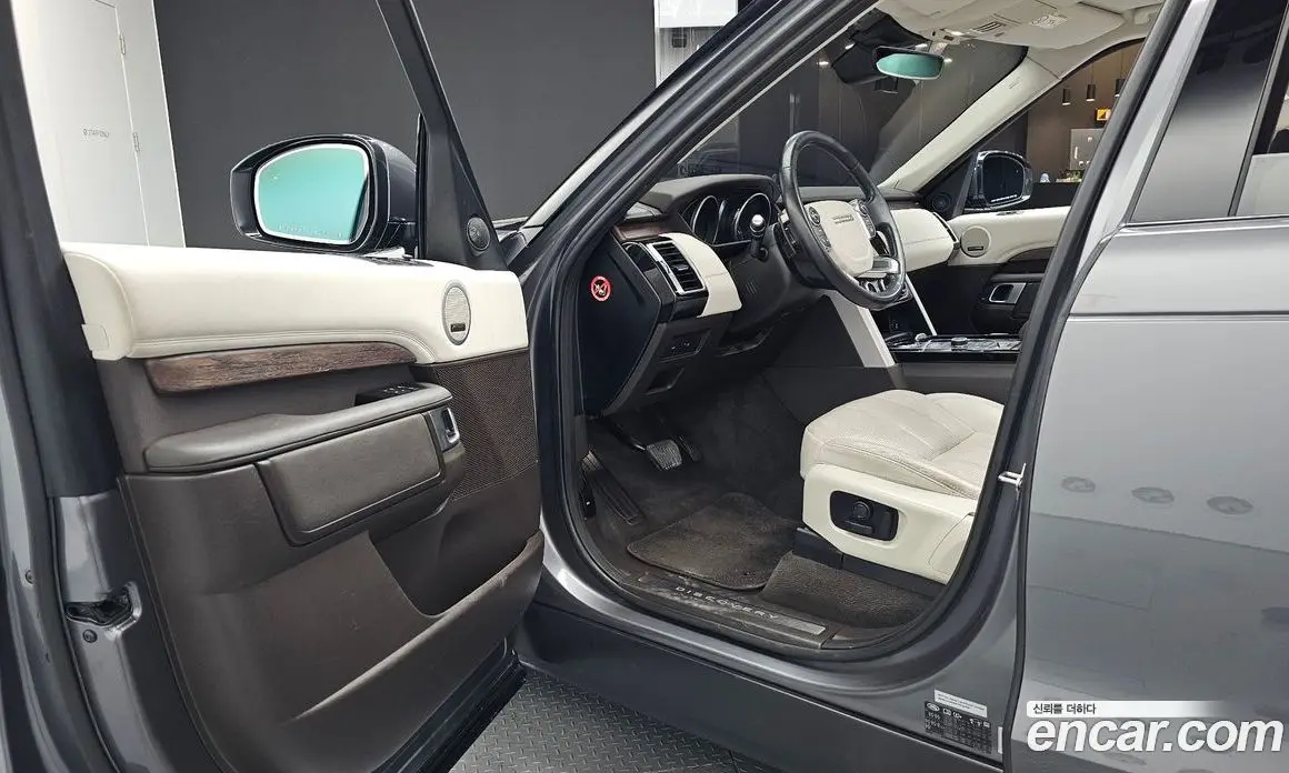 Land Rover Discovery 2017 3.0 автомат (гидро), фото 13