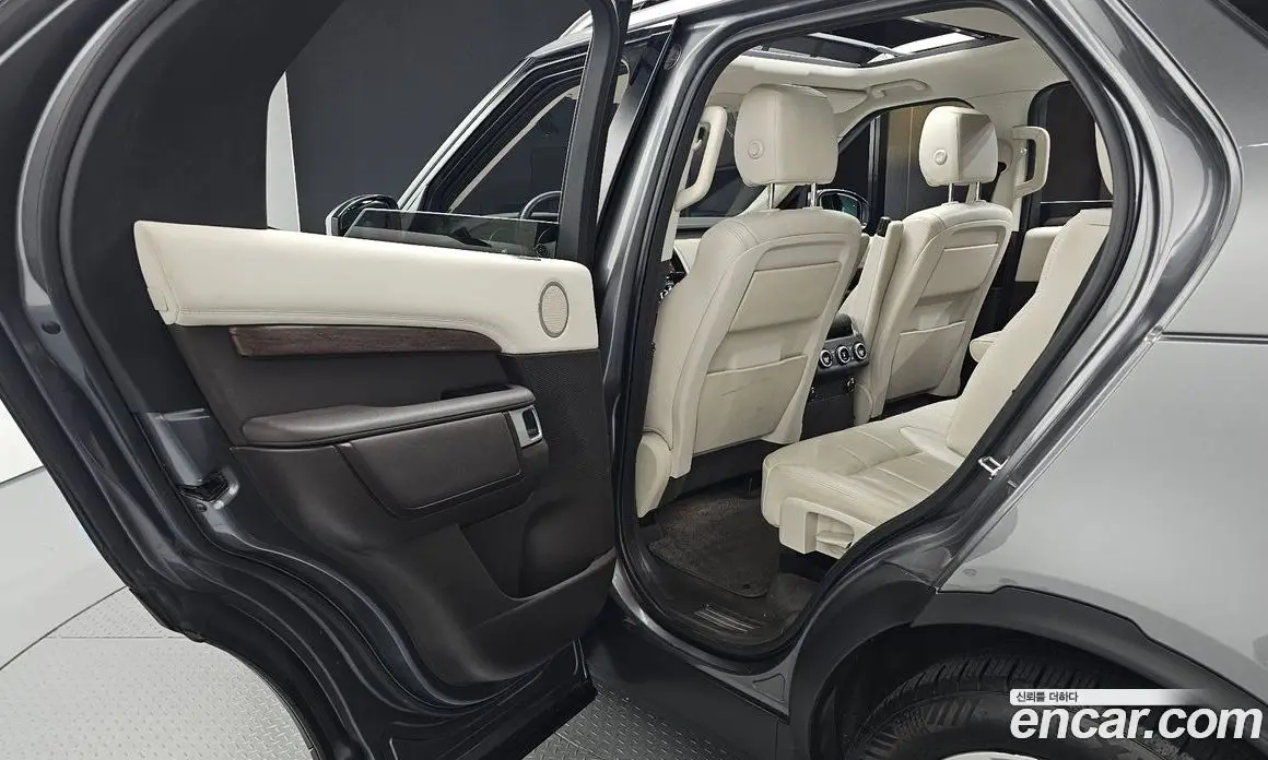 Land Rover Discovery 2017 3.0 автомат (гидро), фото 18