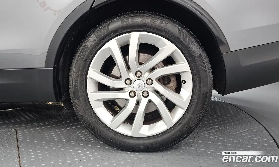 Land Rover Discovery 2017 3.0 автомат (гидро), фото 7