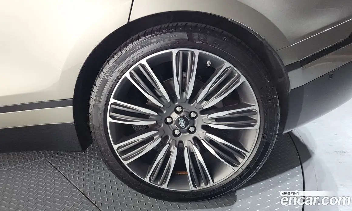 Land Rover Range Rover Velar 2018 3.0 автомат (гидро), фото 7 Land Rover Range Rover Velar 2018 3.0 автомат (гидро), фото 7