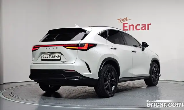 Lexus NX 2023 2.5 автомат (гидро), миниатюра 2