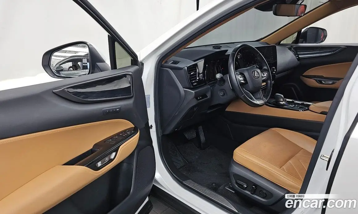 Lexus NX 2023 2.5 автомат (гидро), фото 13