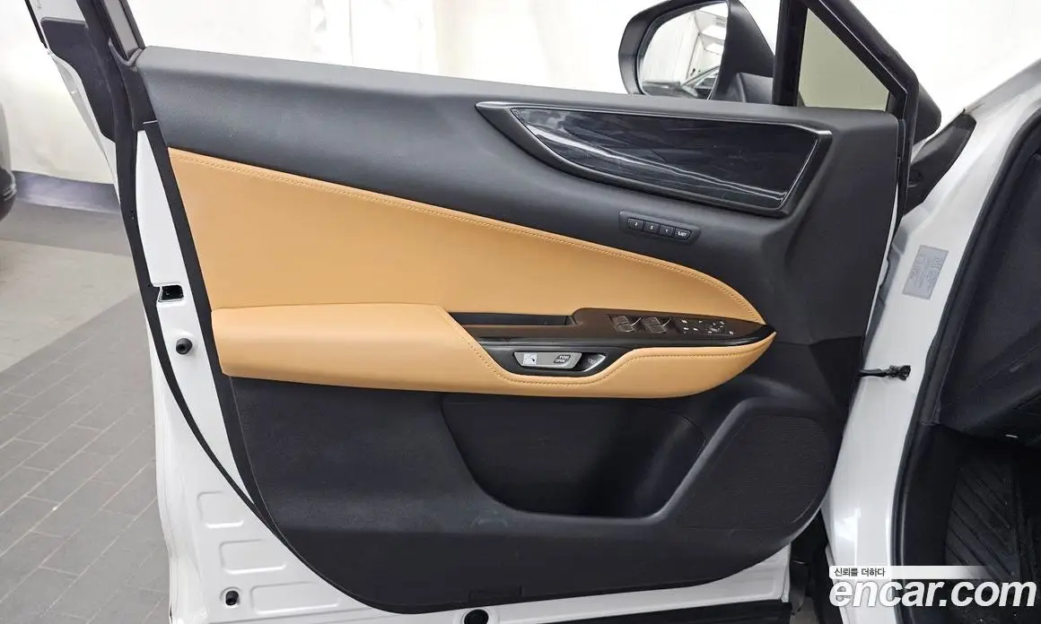 Lexus NX 2023 2.5 автомат (гидро), фото 14