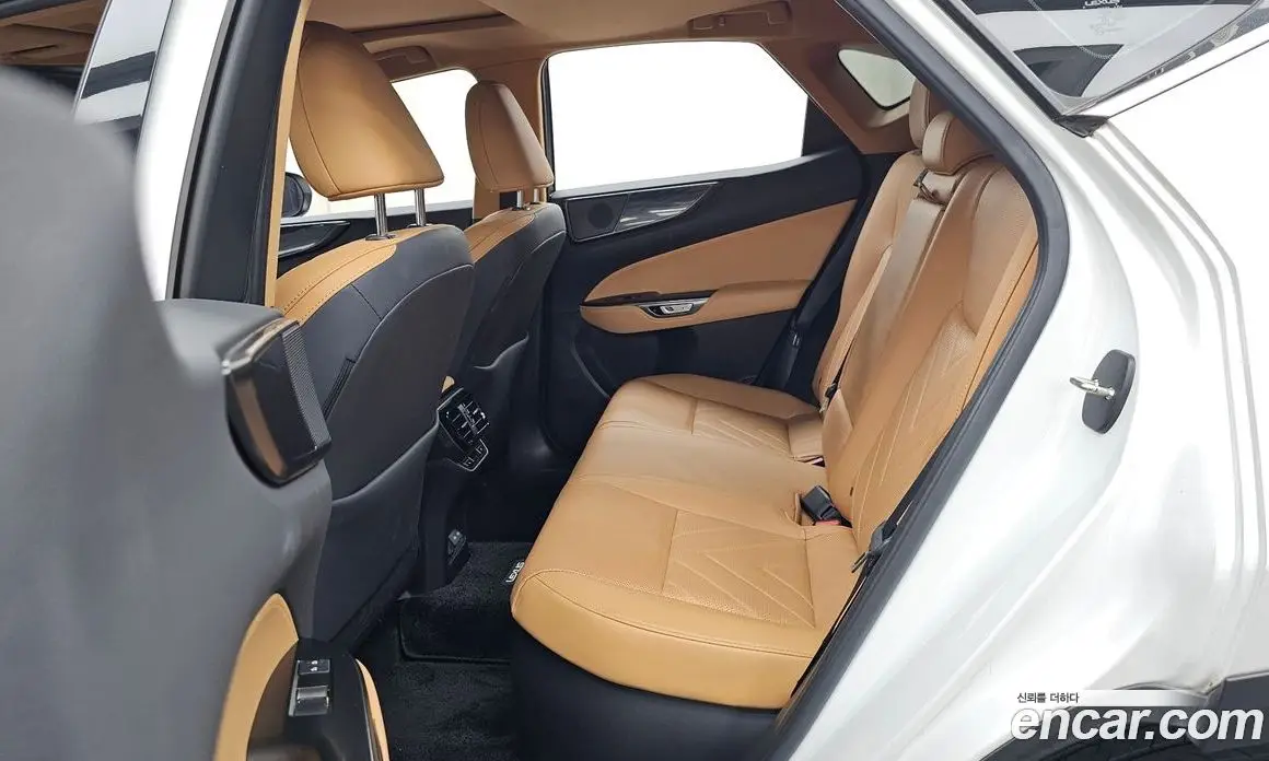 Lexus NX 2023 2.5 автомат (гидро), фото 16