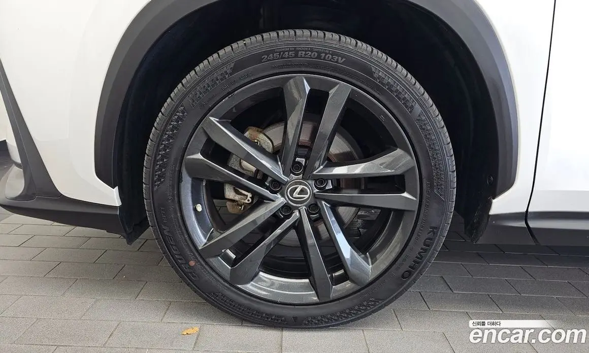 Lexus NX 2023 2.5 автомат (гидро), фото 5