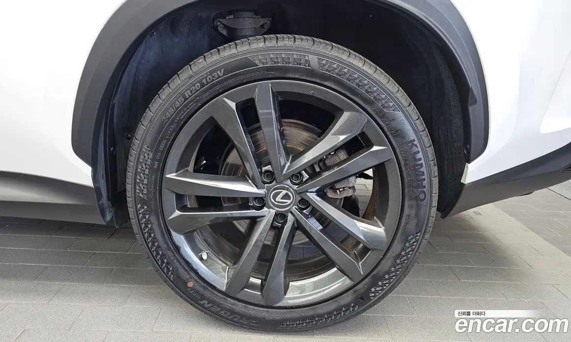 Lexus NX 2023 2.5 автомат (гидро), фото 7