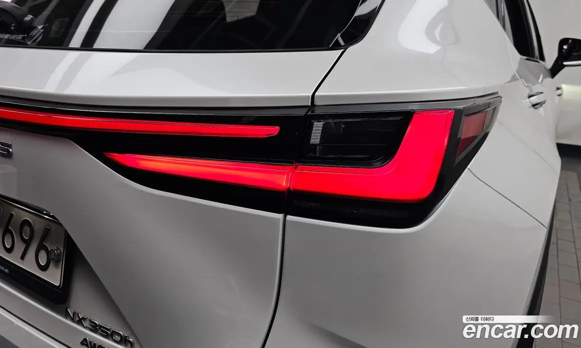 Lexus NX 2023 2.5 автомат (гидро), фото 9