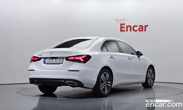 Mercedes-Benz A-Class 2021 2.0 автомат (гидро), миниатюра 2 Mercedes-Benz A-Class 2021 2.0 автомат (гидро), миниатюра 2
