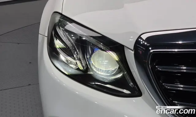 Mercedes-Benz E-Class 2018 2.0 автомат (гидро), миниатюра 7