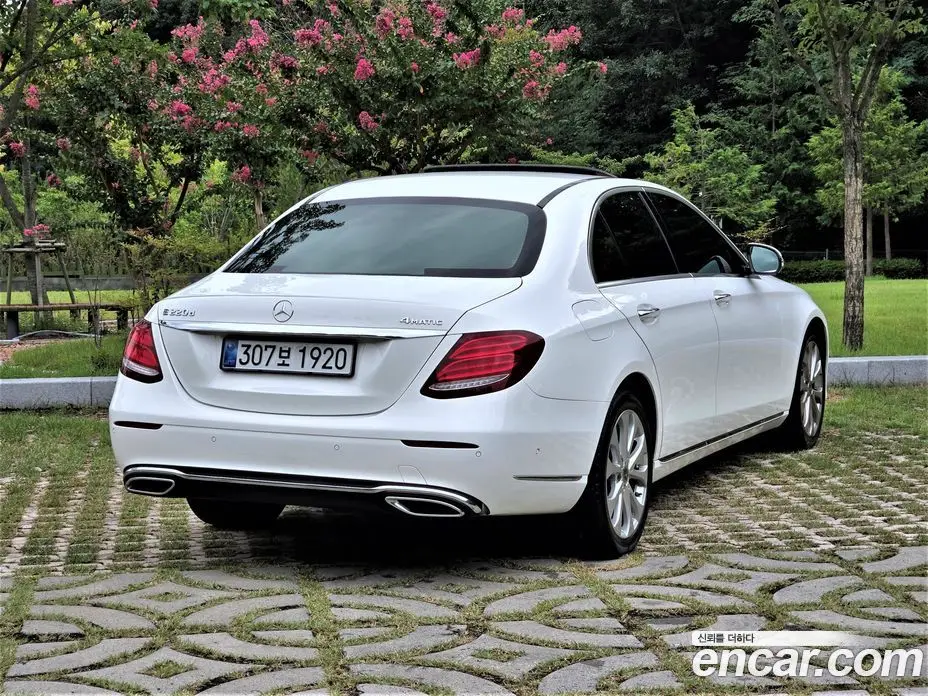 Mercedes-Benz E-Class 2018 1.9 автомат (гидро), фото 3